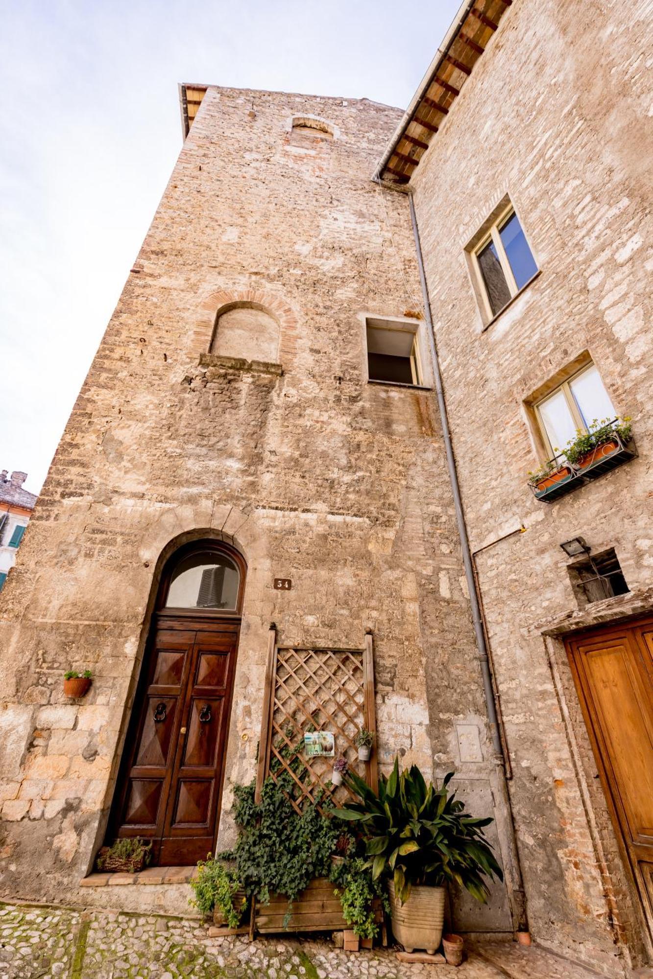Appartamento In Centro Via Porta Fuga سبوليتو المظهر الخارجي الصورة